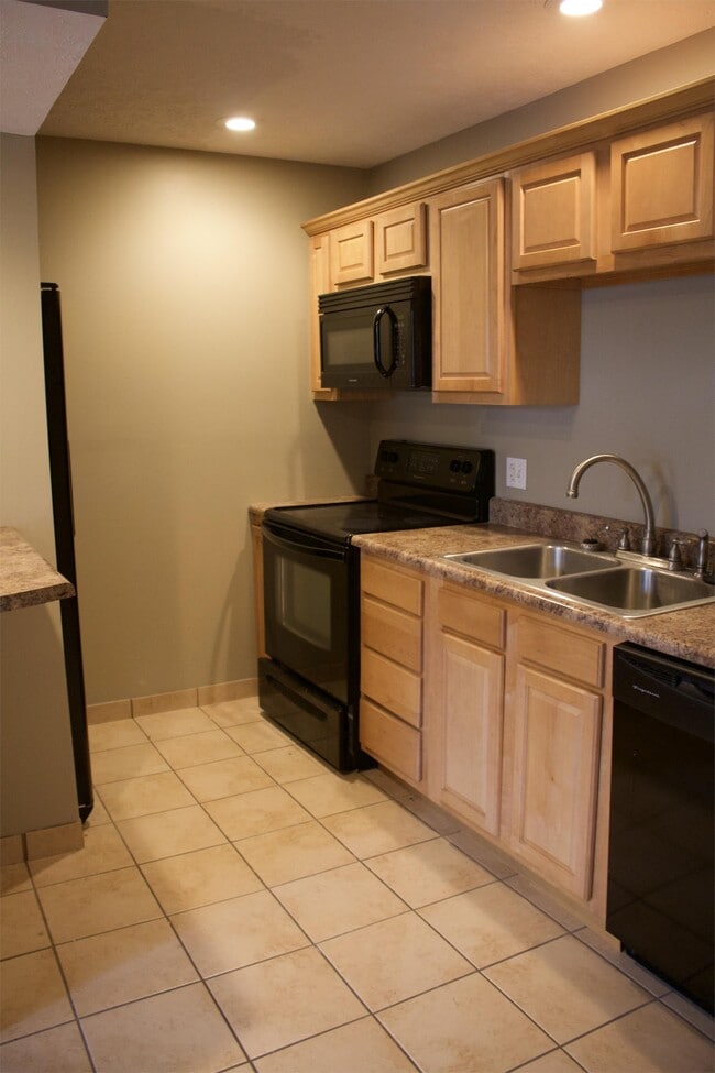 Interior Photo - 2411 Collis Avenue