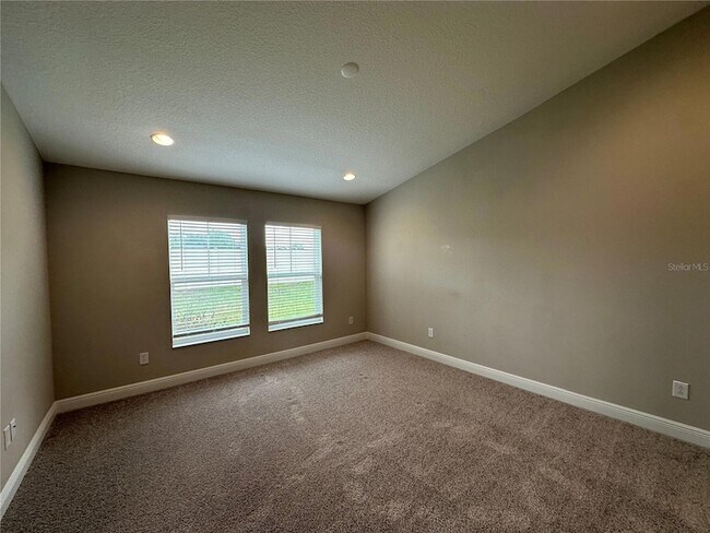 Building Photo - 12533 Oak Hill Way