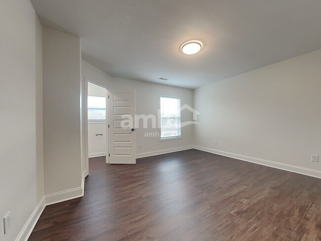 Building Photo - 1016 Carter Ridge Dr