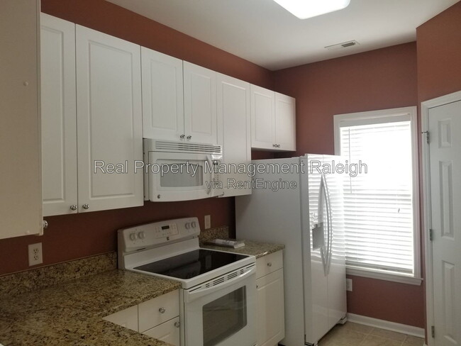 Building Photo - 2152 Castle Pines Dr