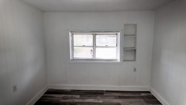 Building Photo - 1212 Pine St
