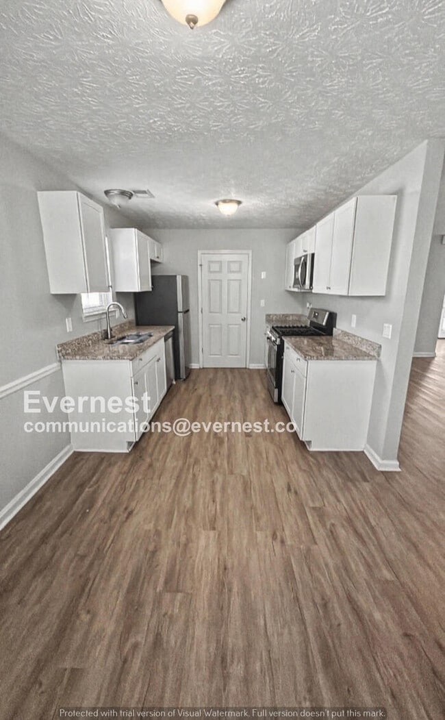 Building Photo - 3 Bed/2 Bath Home with Attached Garage / Pet-Friendly / Available Now!