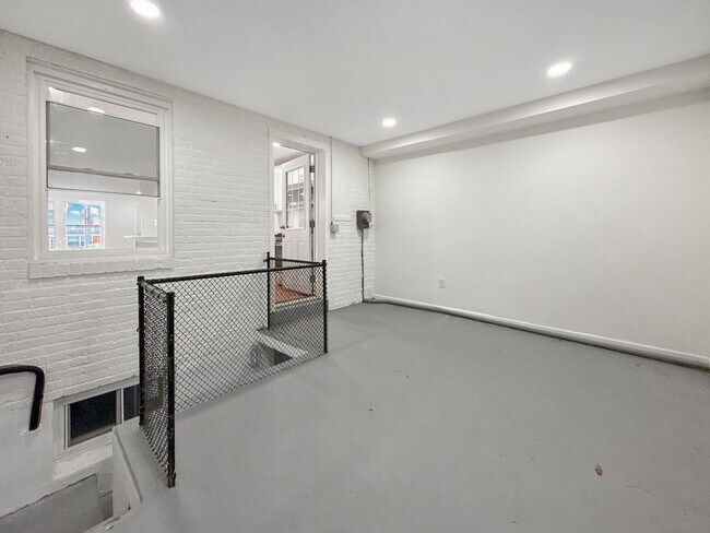 Building Photo - Spacious 3BR Home with Finished Basement & Flex Space