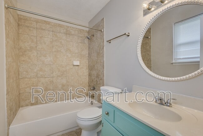 Building Photo - 250 Almon Ct