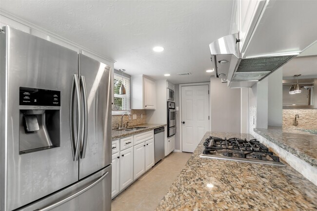 Building Photo - 24610 Green Moss Dr