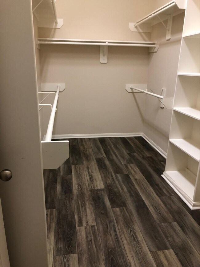 Building Photo - 31 W Spindle Tree Cir