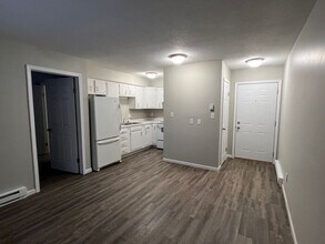 Building Photo - 2nd floor 1 bedroom apartment in Niles