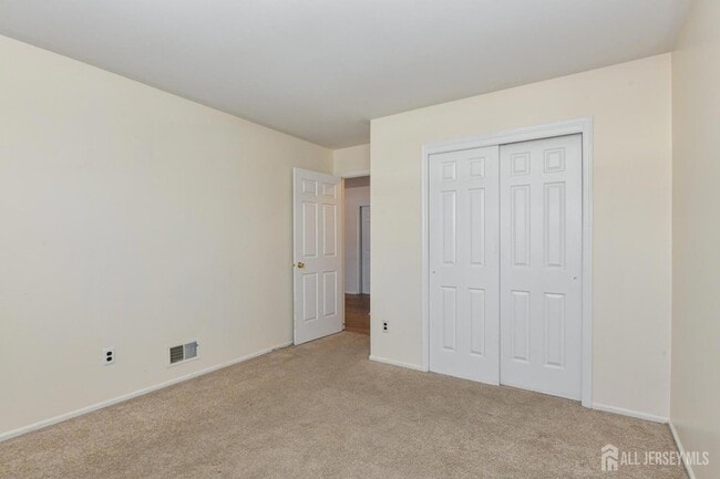 Building Photo - 290 Alpine Way