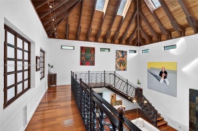 Building Photo - 14 W San Marino Dr