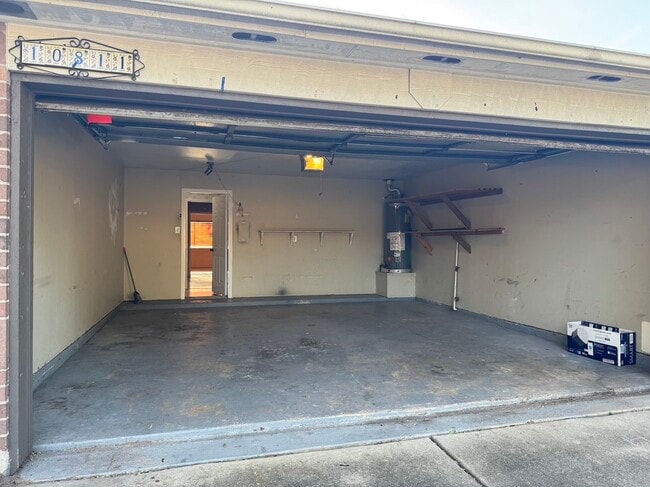 Building Photo - 10811 Cliffton Forge Dr