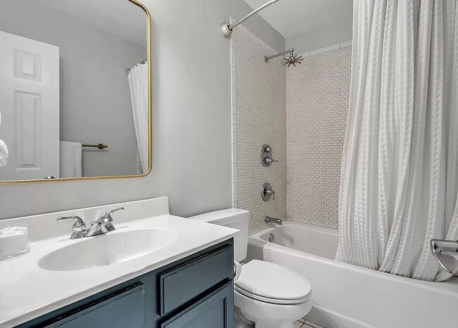 Building Photo - 252 Howle Ave