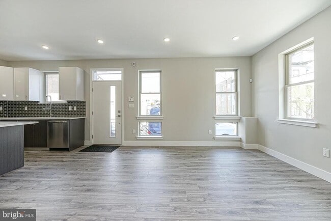 Building Photo - 300 W Jefferson St