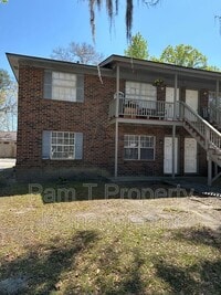 Building Photo - 3 Oak Forest Ln