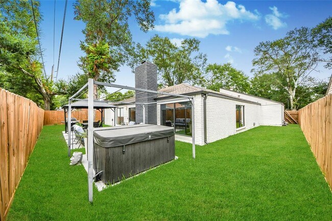 Building Photo - 4411 Hickory Downs Dr