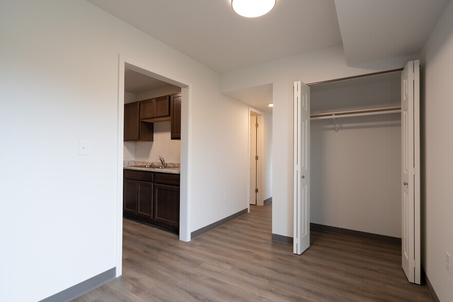 Building Photo - Cedar Rapids 2 bd