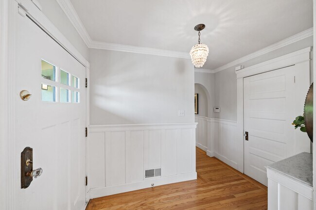 Building Photo - 35 Franciscan Way