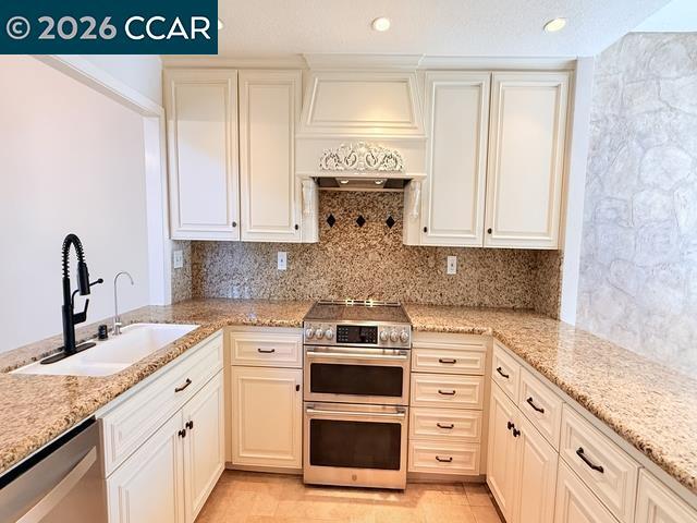 Building Photo - 6220 Lakeview Cir