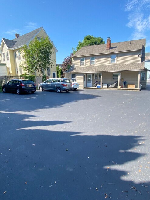 Building Photo - 229 Pawling Ave