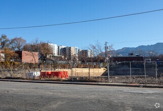 Building Photo - Montaire