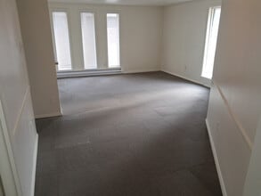 Building Photo - 4944 Old Maysville Rd