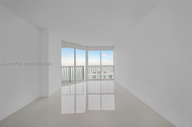Building Photo - 7601 E Treasure Dr