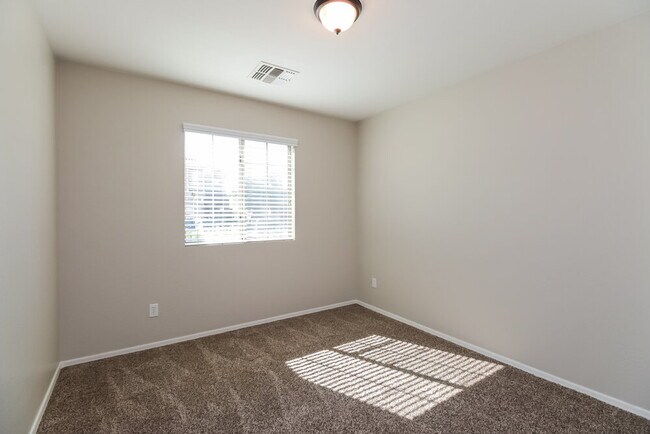 Building Photo - 1674 W Corriente Dr