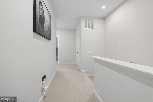 Building Photo - 707 Thomas Ln