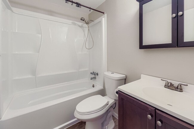 Building Photo - Fully-Remodeled 3 Bed 1 Bath Mountlake Terrace Home!