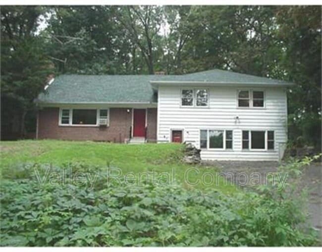 Building Photo - 124 Rocky Hill Rd