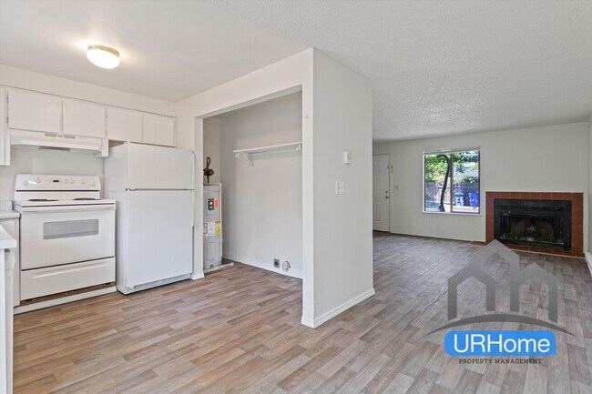 Building Photo - Nguyen Triplex