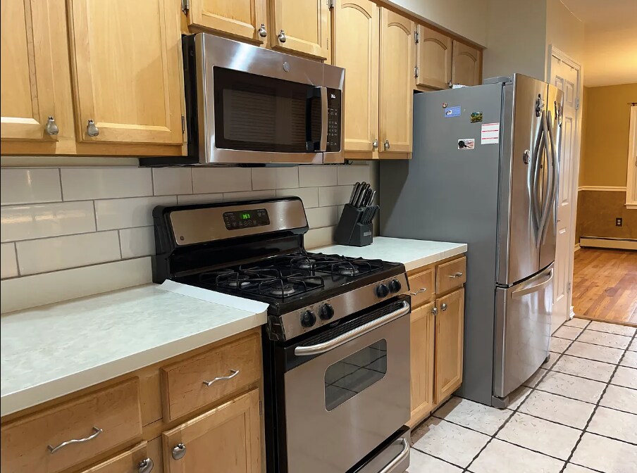 Building Photo - 24 Oak Knoll Dr