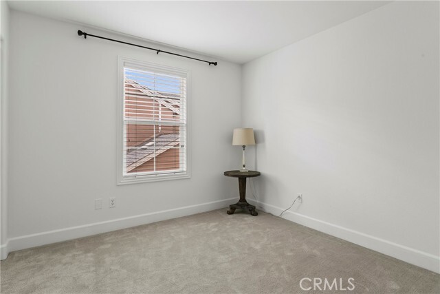 Building Photo - 32 Longfield Ln