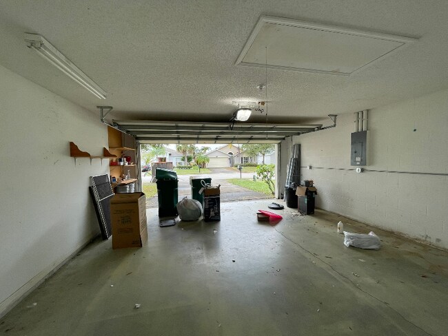 Building Photo - 4321 Swanna Dr