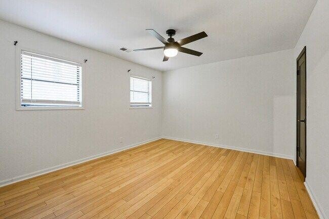 Building Photo - 1520 Springwood Dr SE