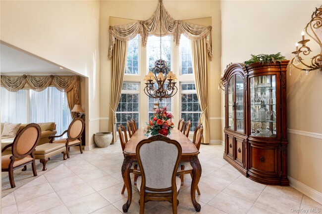 Building Photo - 19 Hamlet Woods Dr