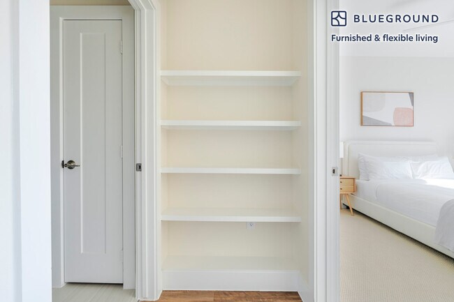 Building Photo - 1501 W Howard Ln