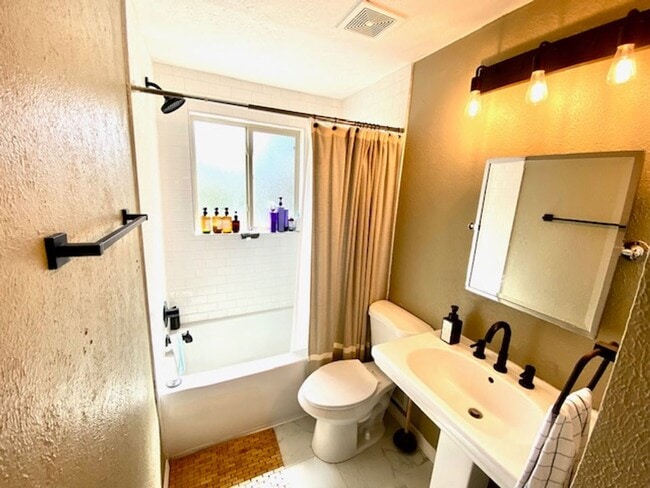 Building Photo - Amazing Littleton Bungalow