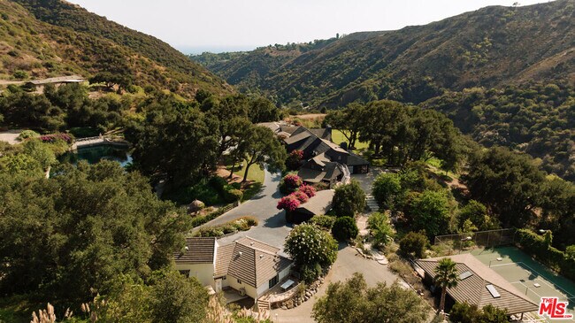 Building Photo - 3100 Mandeville Canyon Rd