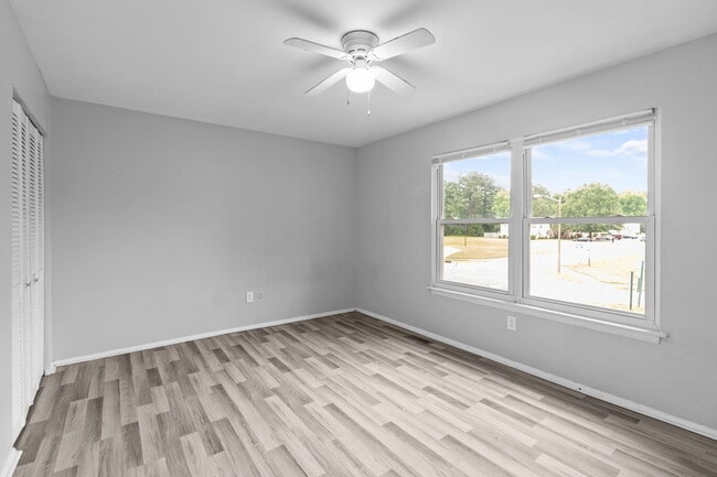 Building Photo - 1579 Darren Cir