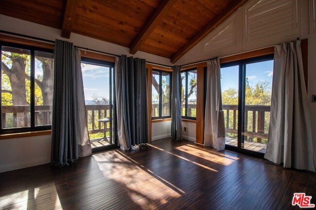 Building Photo - 11619 Lerdo Ave