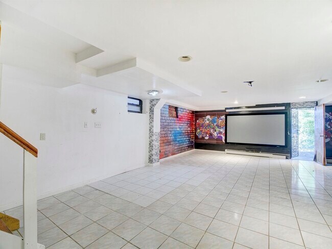 Building Photo - 25 Skillman Ave