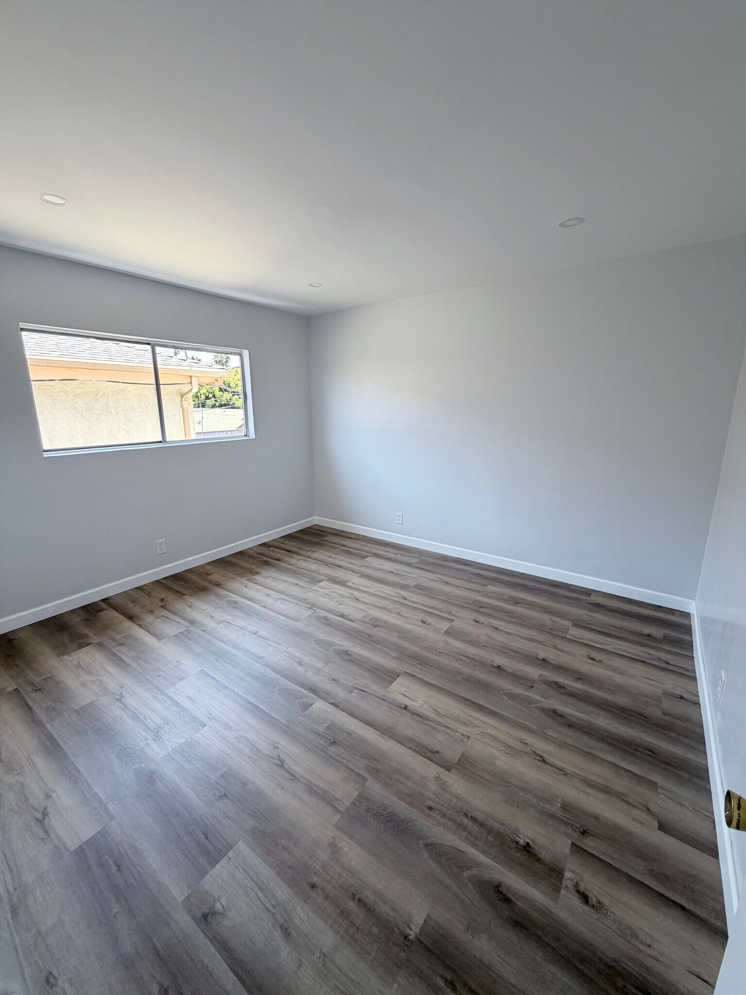 Building Photo - 1223 N Kingsley Dr