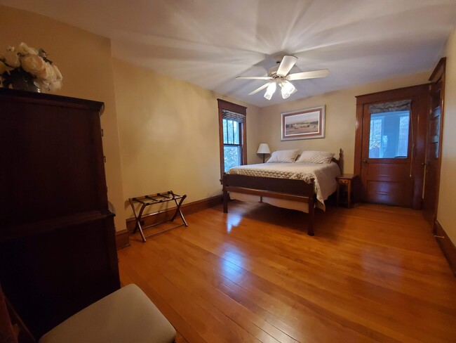 Bedroom 1 - 82 Hungerford Terrace