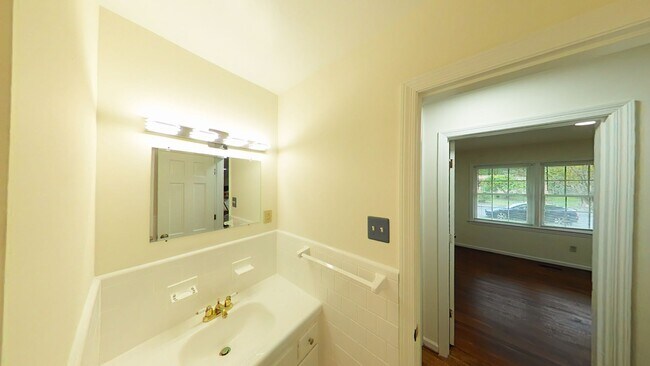 Building Photo - Ranch Style Home in Beechmont of Newport News