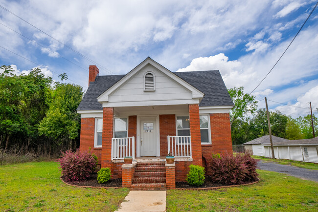 Building Photo - 2010 Platt Springs Rd