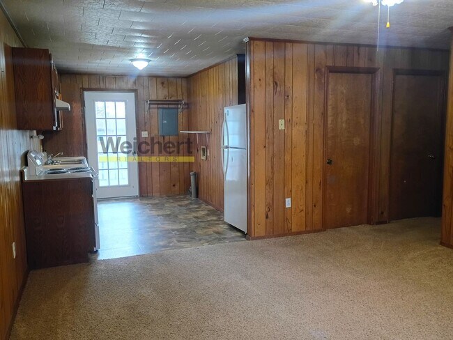 Building Photo - 814 E Unity Rd