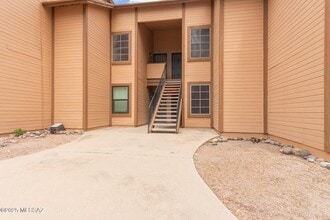 Building Photo - 1698 W Park Wood Ln