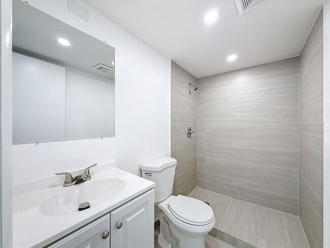 Building Photo - Newly remodeled  2 BEDROOM 2 BATH