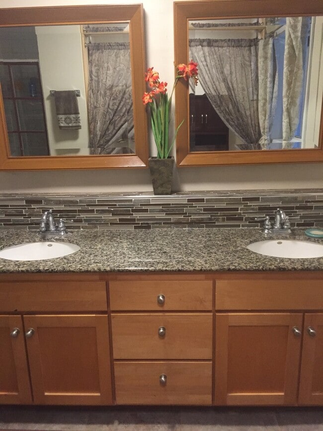 Building Photo - Waiehu Beach Rd- 2bed/2bath Ohana