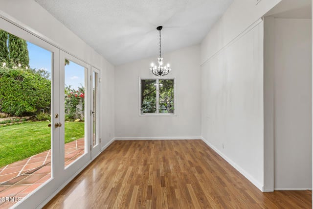 Building Photo - 1370 Cresthaven Dr